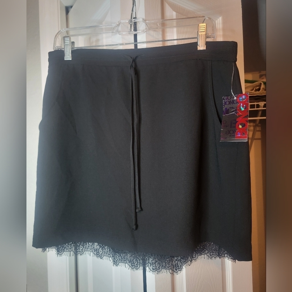 NWT Bongo Elegant Black Lace Trim Skirt‎
